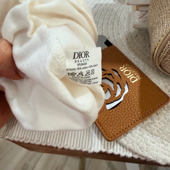 Dior 2025 Holiday GWP Cosmetic Case, Card Mirror with Dior Dust bag and GIFT BAG - Picture 8 of 16
